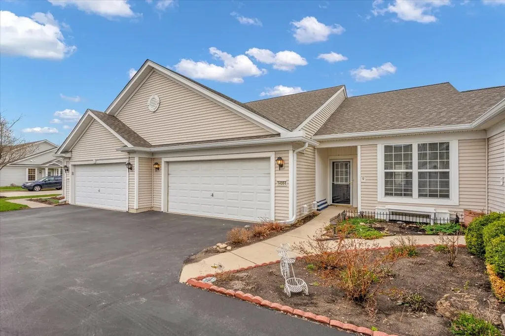 14084 Moraine Hills Drive Huntley IL 60142