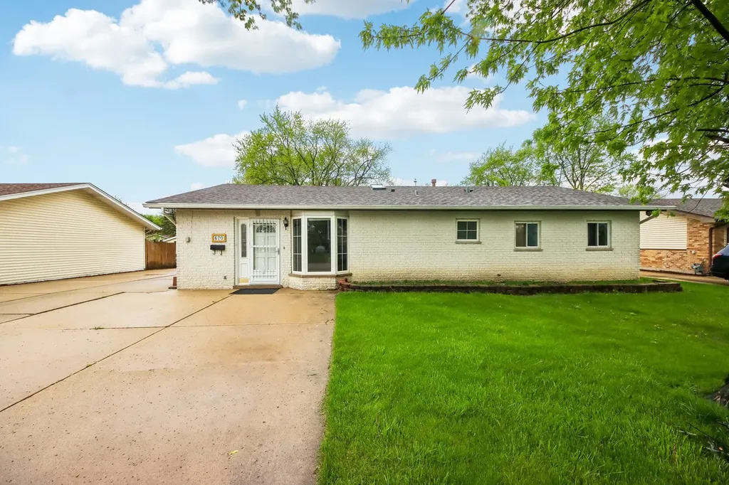 670 Lakeview Lane Hoffman Estates IL 60169