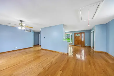 670 Lakeview Lane Hoffman Estates IL 60169