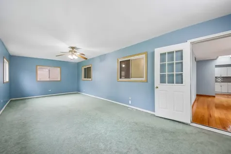 670 Lakeview Lane Hoffman Estates IL 60169