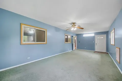 670 Lakeview Lane Hoffman Estates IL 60169