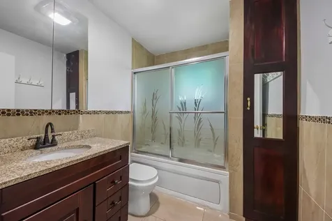 670 Lakeview Lane Hoffman Estates IL 60169