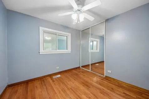 670 Lakeview Lane Hoffman Estates IL 60169