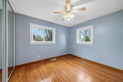 670 Lakeview Lane Hoffman Estates IL 60169
