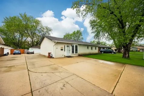670 Lakeview Lane Hoffman Estates IL 60169