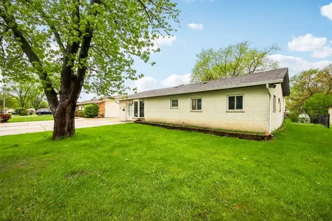 670 Lakeview Lane Hoffman Estates IL 60169