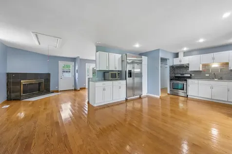 670 Lakeview Lane Hoffman Estates IL 60169