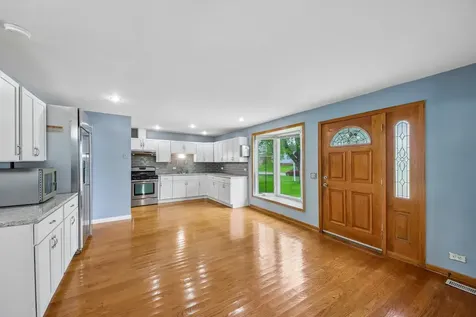 670 Lakeview Lane Hoffman Estates IL 60169