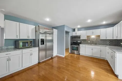 670 Lakeview Lane Hoffman Estates IL 60169