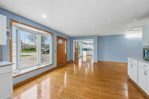 670 Lakeview Lane Hoffman Estates IL 60169