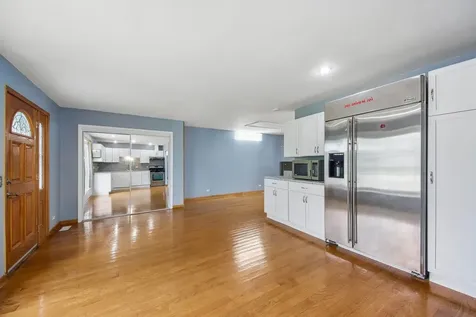 670 Lakeview Lane Hoffman Estates IL 60169