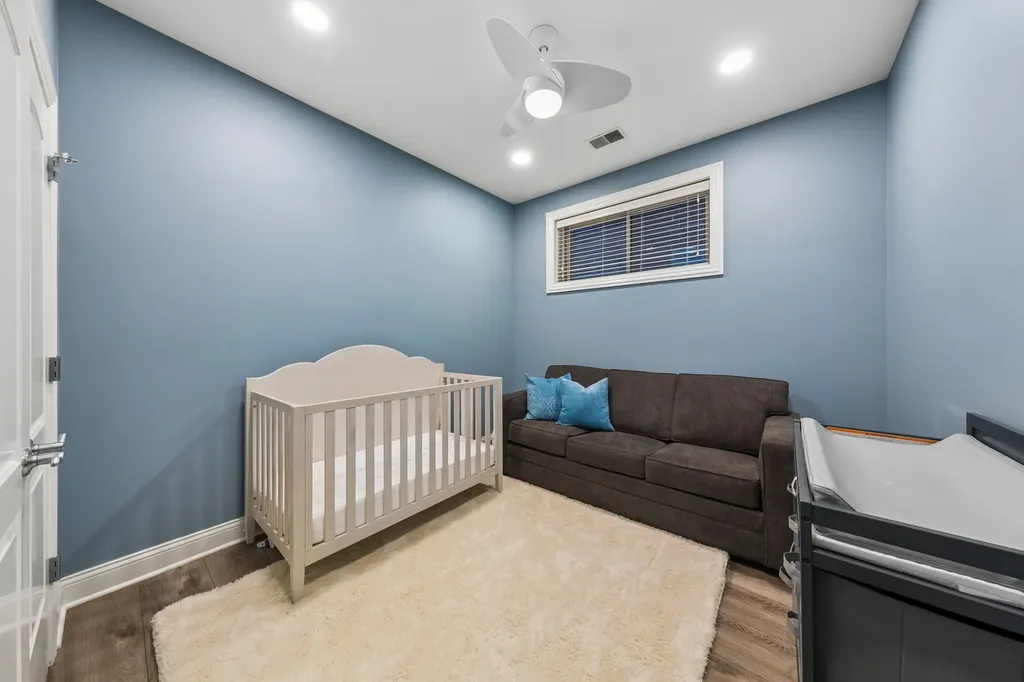 3236 North Kenmore Avenue Chicago IL 60657