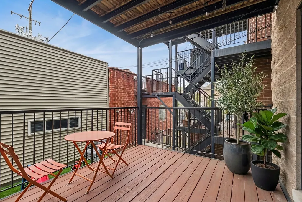3236 North Kenmore Avenue Chicago IL 60657