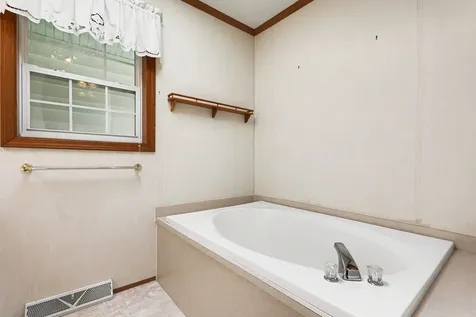 700 Hillcrest Lane Crystal Lake IL 60014