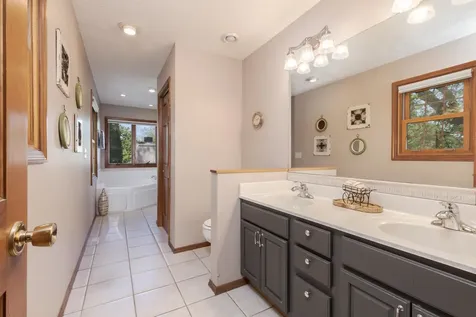 8833 Tamarac Way Bloomington IL 61705