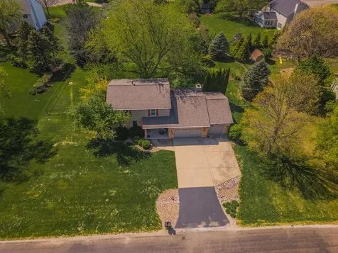 8833 Tamarac Way Bloomington IL 61705