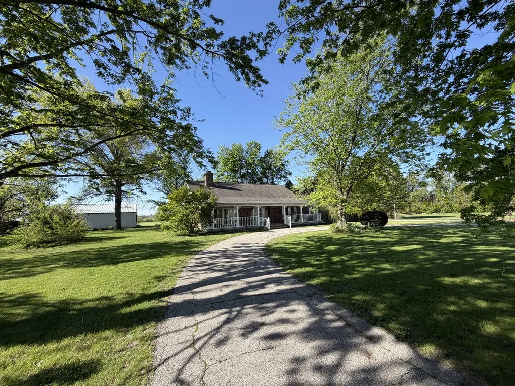2761 County Road 1700 Ogden IL 61859