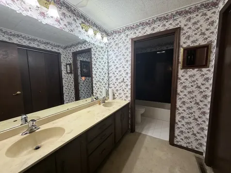 2761 County Road 1700 Ogden IL 61859