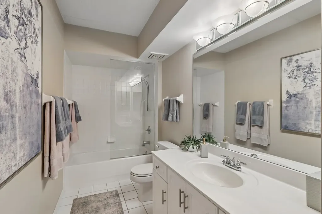5555 North Cumberland Avenue Chicago IL 60656