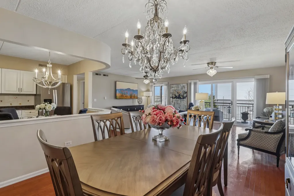 5555 North Cumberland Avenue Chicago IL 60656