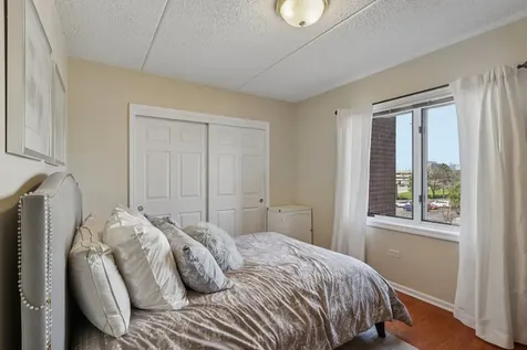 5555 North Cumberland Avenue Chicago IL 60656