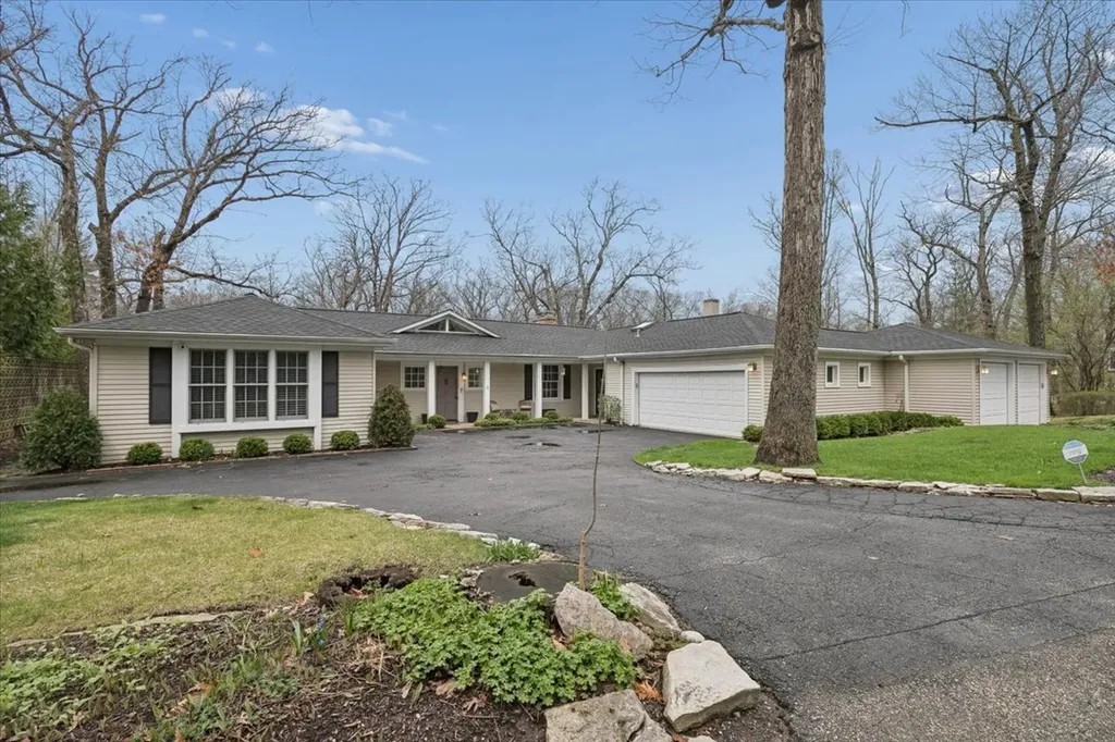 346 Crescent Drive Lake Bluff IL 60044