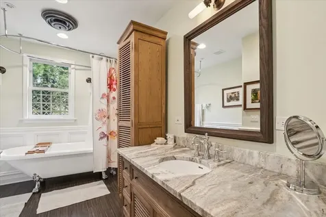 346 Crescent Drive Lake Bluff IL 60044
