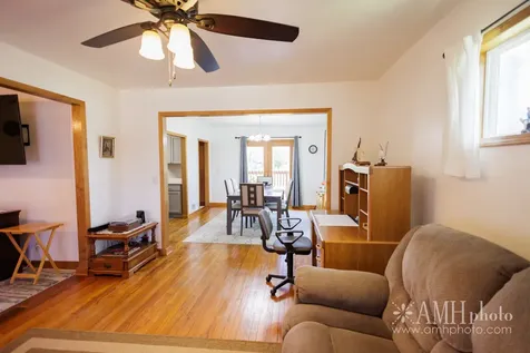 3743 South 8500 E Road St. Anne IL 60964