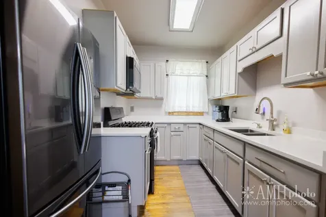 3743 South 8500 E Road St. Anne IL 60964
