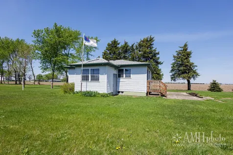 3743 South 8500 E Road St. Anne IL 60964