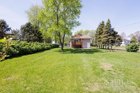 3743 South 8500 E Road St. Anne IL 60964