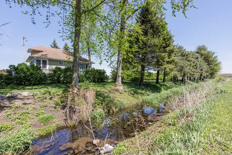 3743 South 8500 E Road St. Anne IL 60964