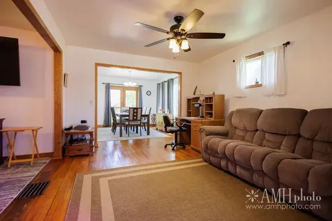 3743 South 8500 E Road St. Anne IL 60964