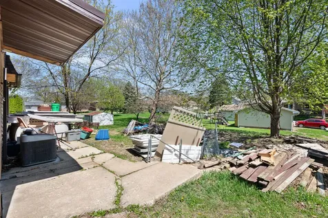 2416 7TH Street Moline IL 61265