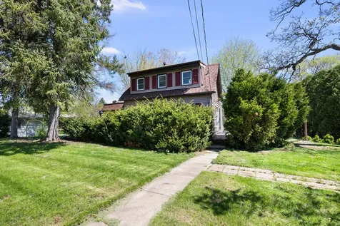 2416 7TH Street Moline IL 61265