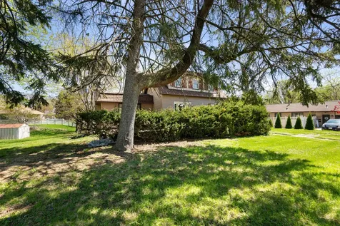 2416 7TH Street Moline IL 61265