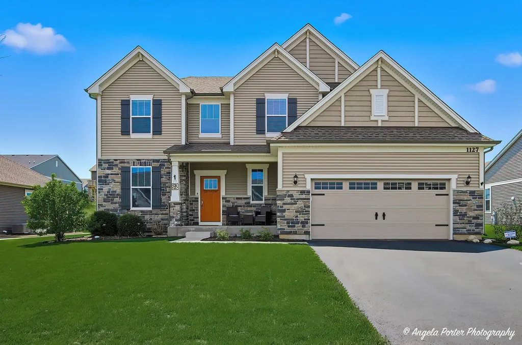 1127 Williamsbury Drive Crystal Lake IL 60012