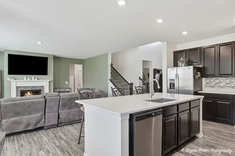 1127 Williamsbury Drive Crystal Lake IL 60012
