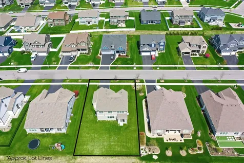1127 Williamsbury Drive Crystal Lake IL 60012