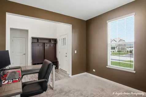 1127 Williamsbury Drive Crystal Lake IL 60012