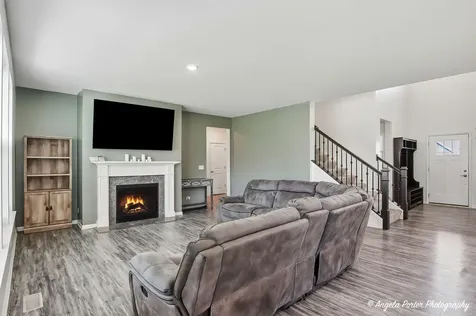 1127 Williamsbury Drive Crystal Lake IL 60012