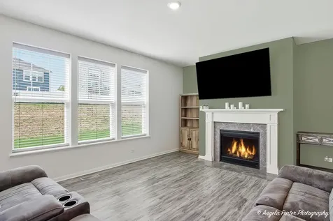 1127 Williamsbury Drive Crystal Lake IL 60012