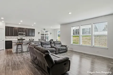 1127 Williamsbury Drive Crystal Lake IL 60012