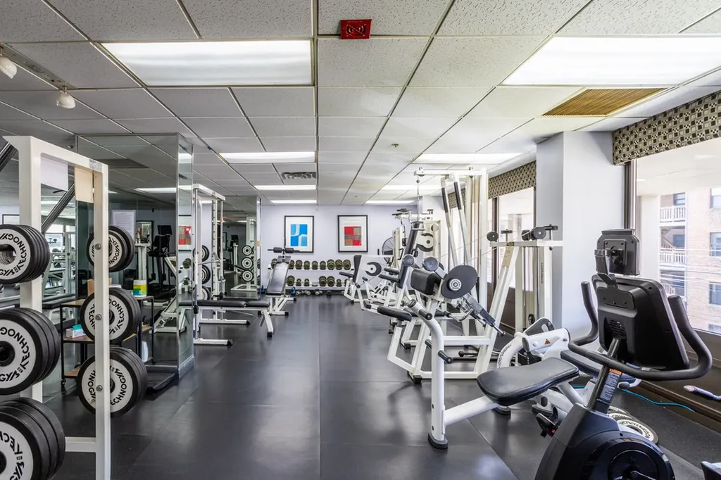 5320 North Sheridan Road Chicago IL 60640