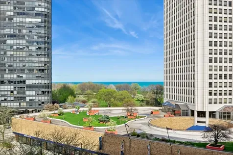 5320 North Sheridan Road Chicago IL 60640