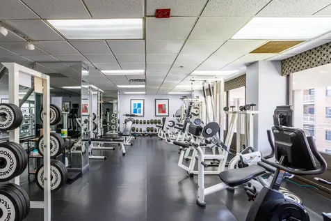 5320 North Sheridan Road Chicago IL 60640