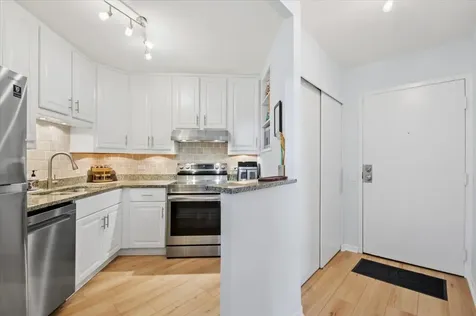 5320 North Sheridan Road Chicago IL 60640