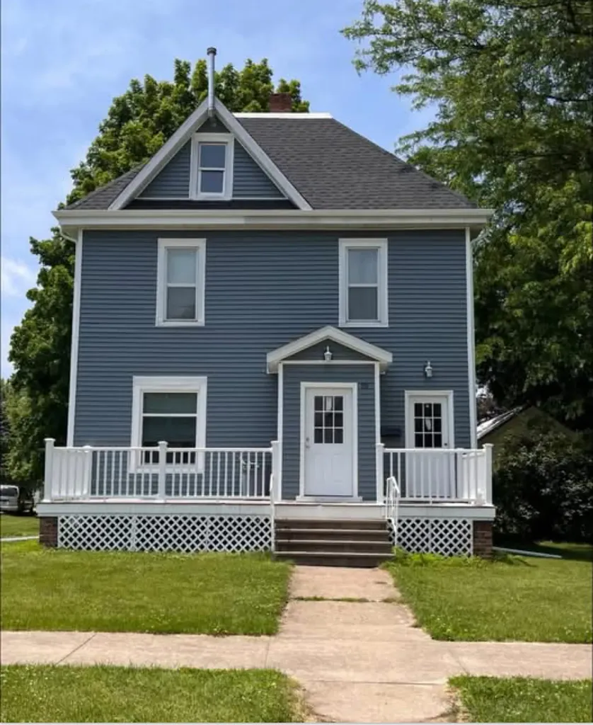 18 North Jefferson Avenue Amboy IL 61310