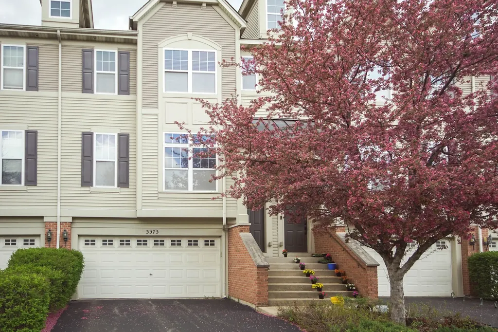 3373 Kentshire Circle Aurora IL 60504