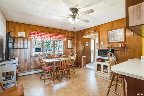 904 5TH Street Erie IL 61250